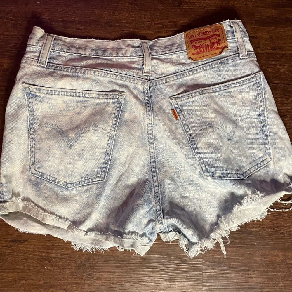 Levi’s Mid Waist